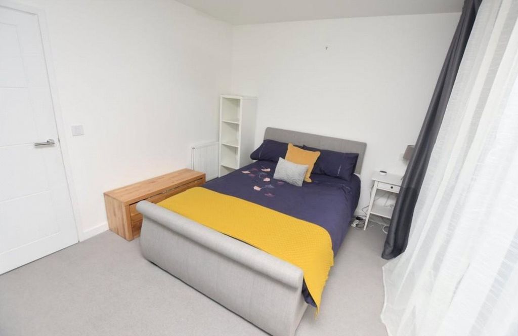 Property photo 3 of 8 Picture No. 12