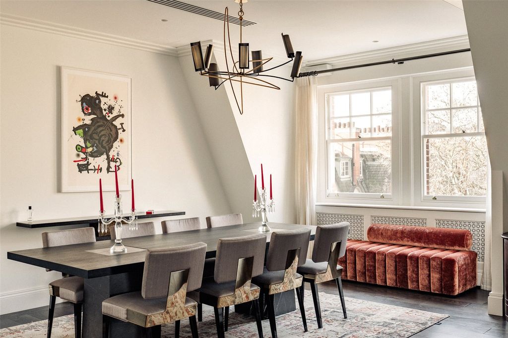 Property photo 3 of 14 Dining Area