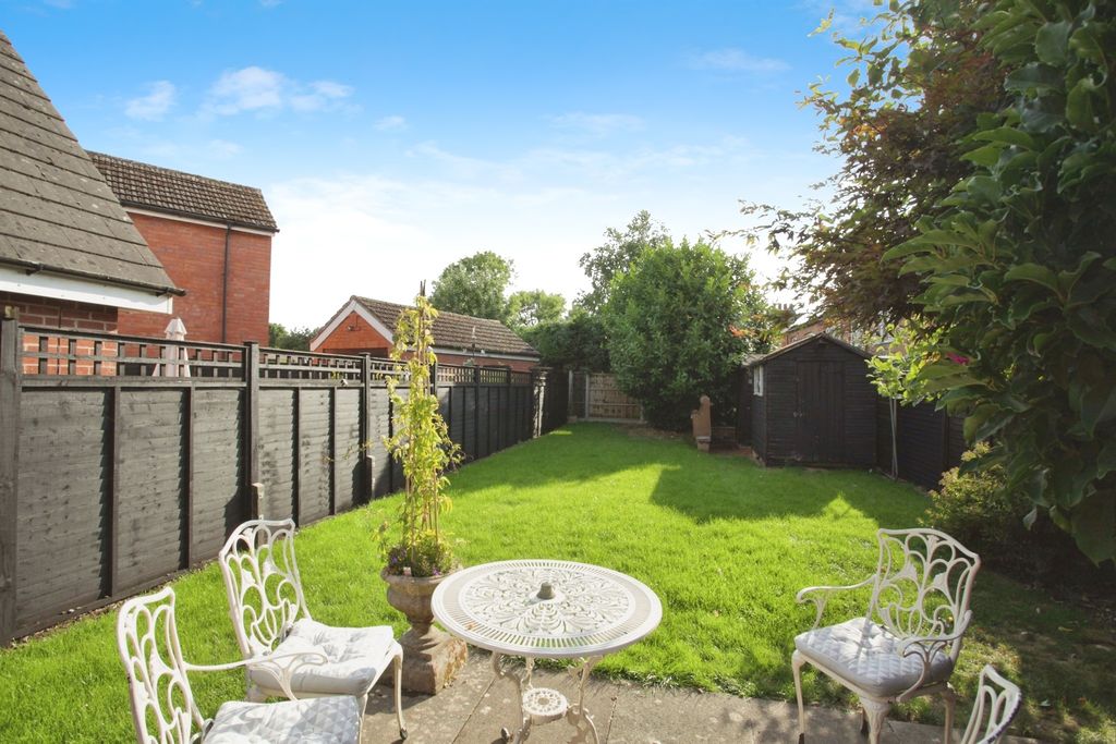 Property photo 2 of 17