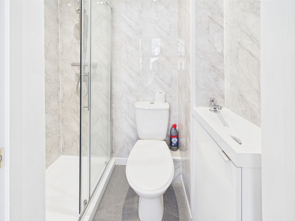 Property photo 3 of 19 Cam02089G0-Pr0482-Still073