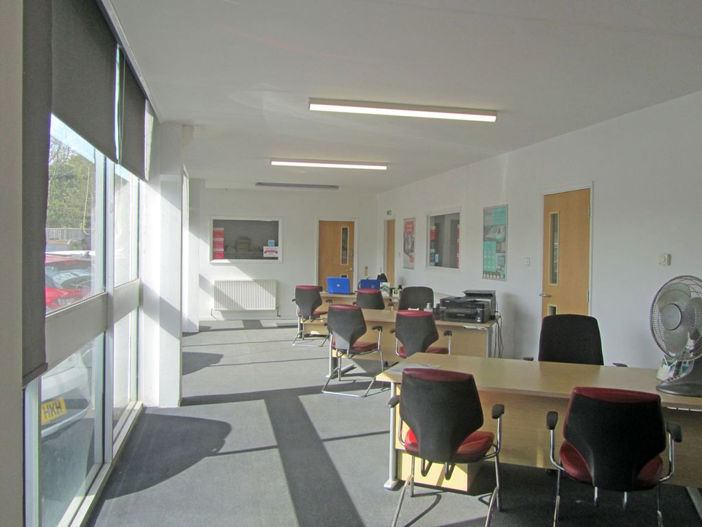 Property photo 3 of 8 Leslie House, Uckfield