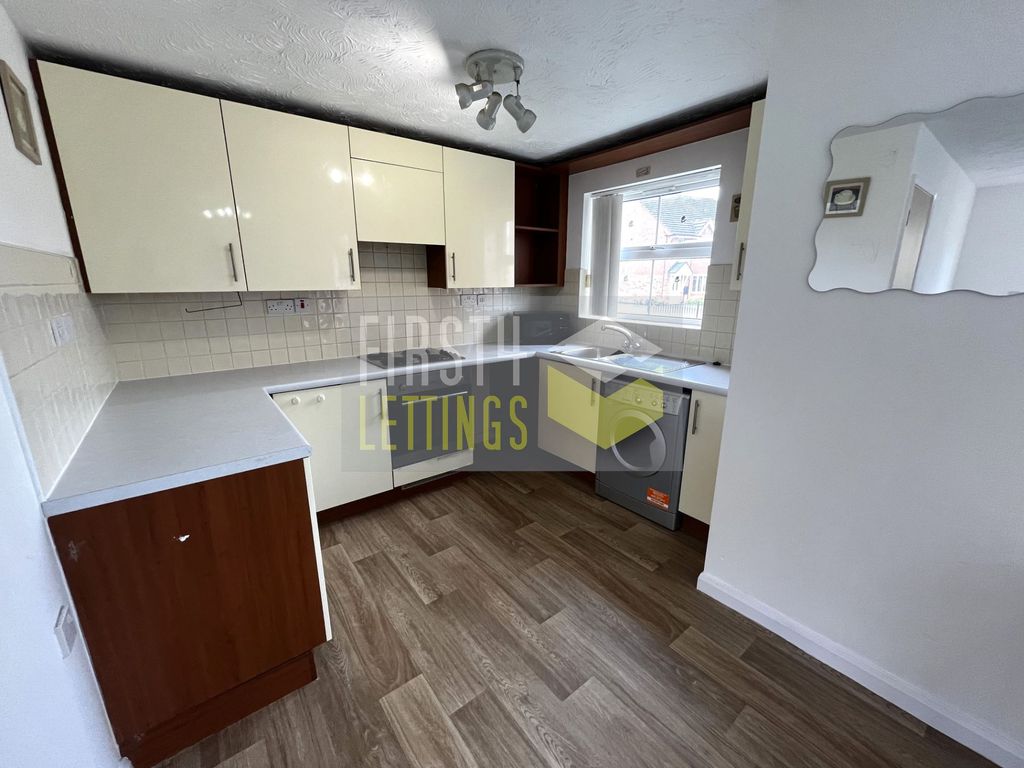 Property photo 1 of 8 Photo 7