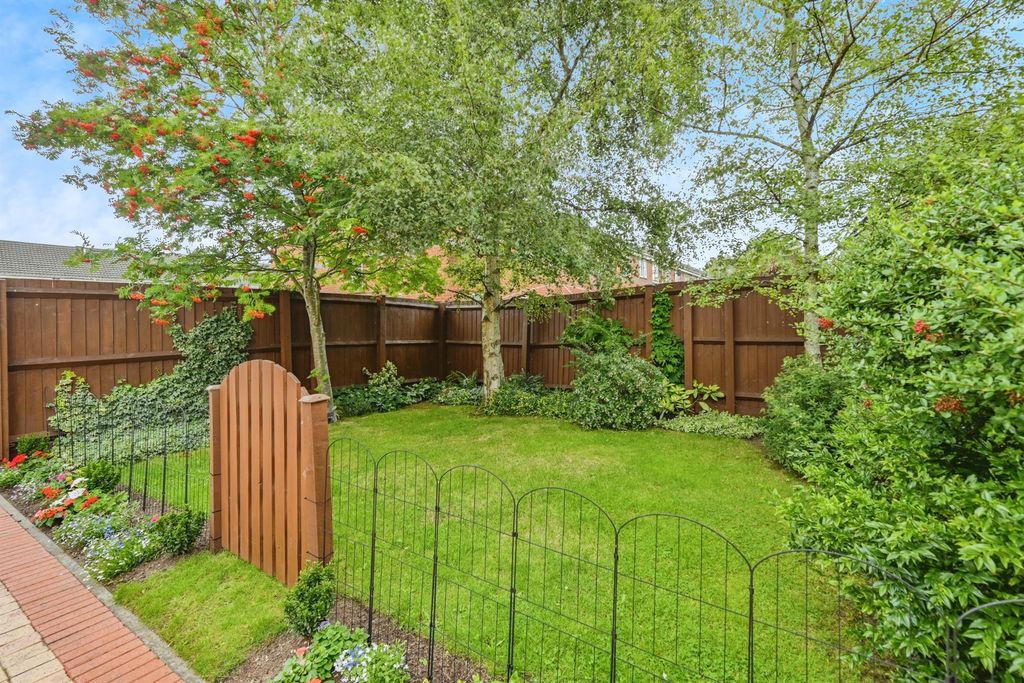 Property photo 2 of 17
