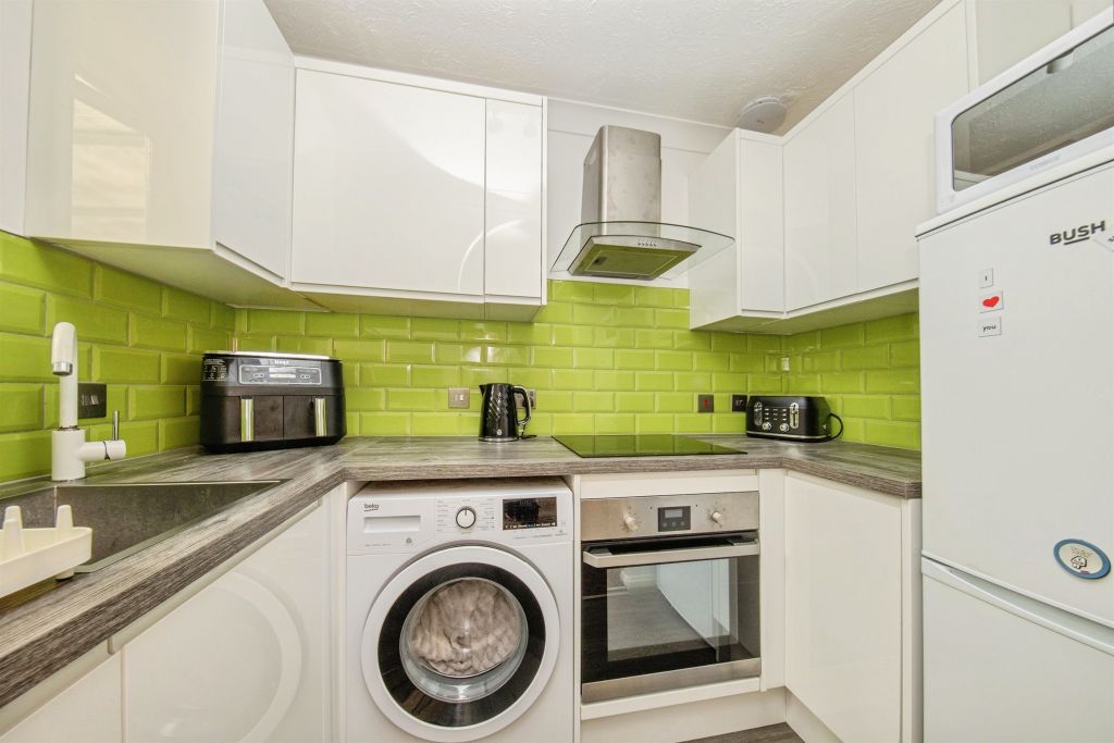 Property photo 3 of 13