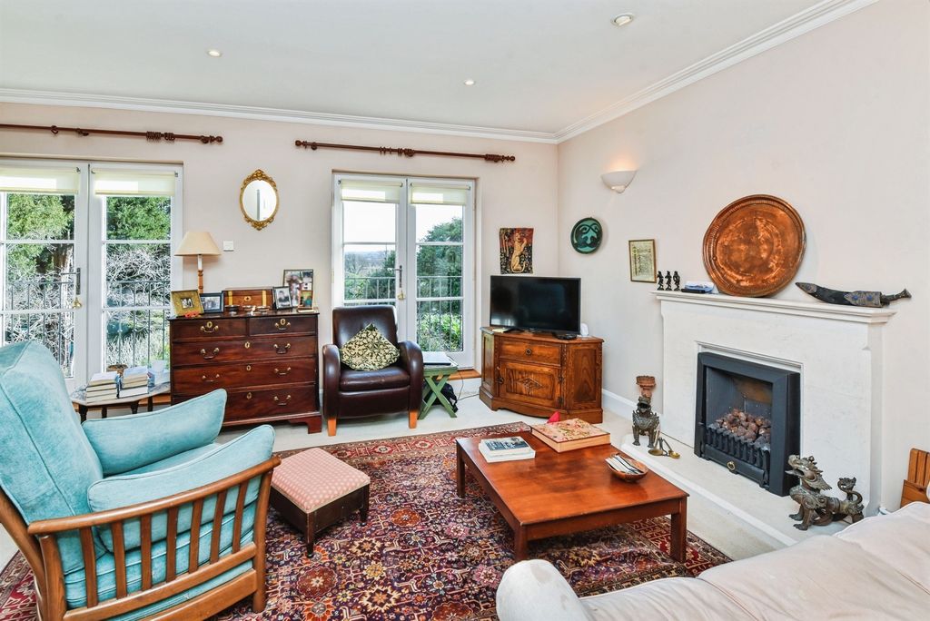 Property photo 2 of 20