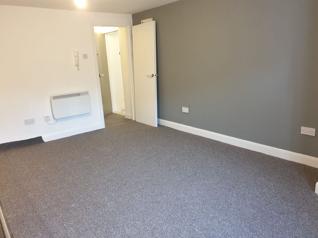 Property photo 2 of 7 Gallery