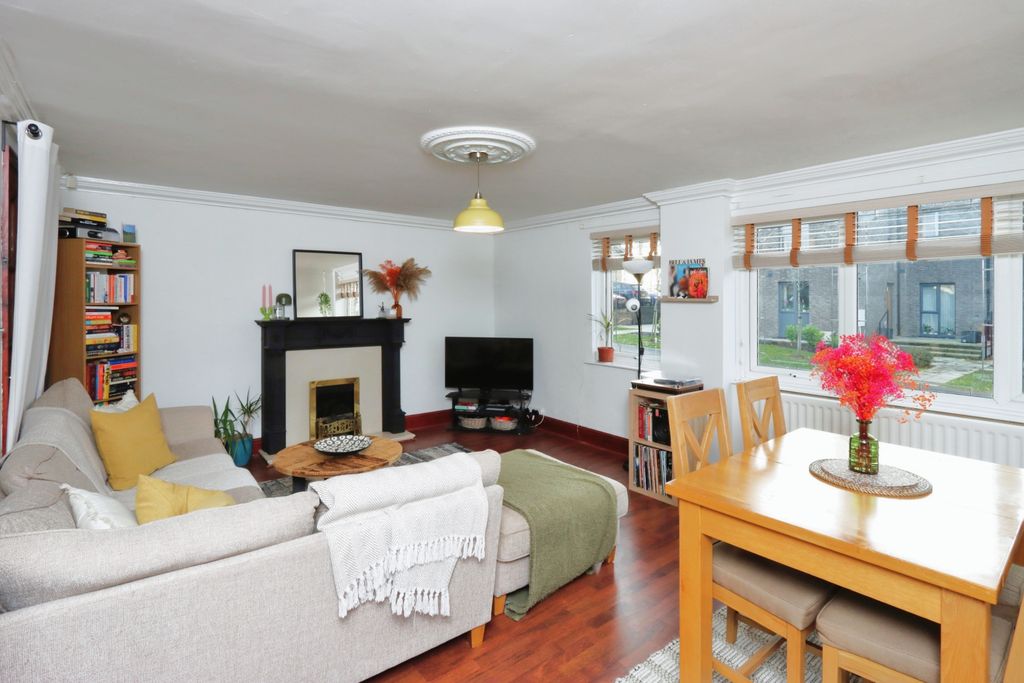 Property photo 2 of 17 Photography