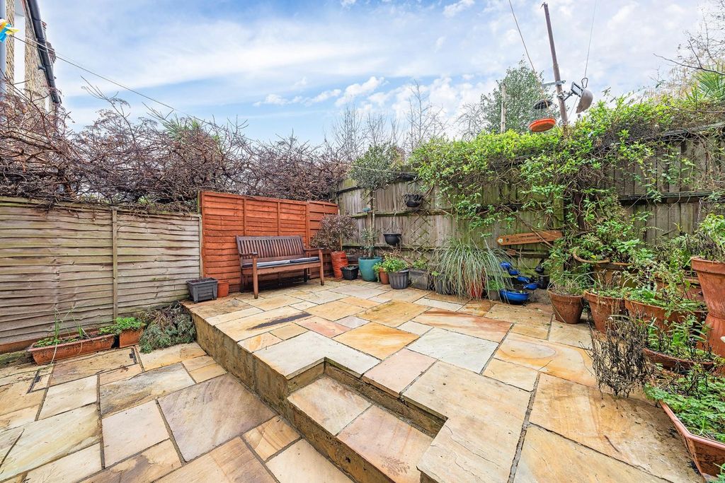 Property photo 2 of 14 Garden (3).Jpg