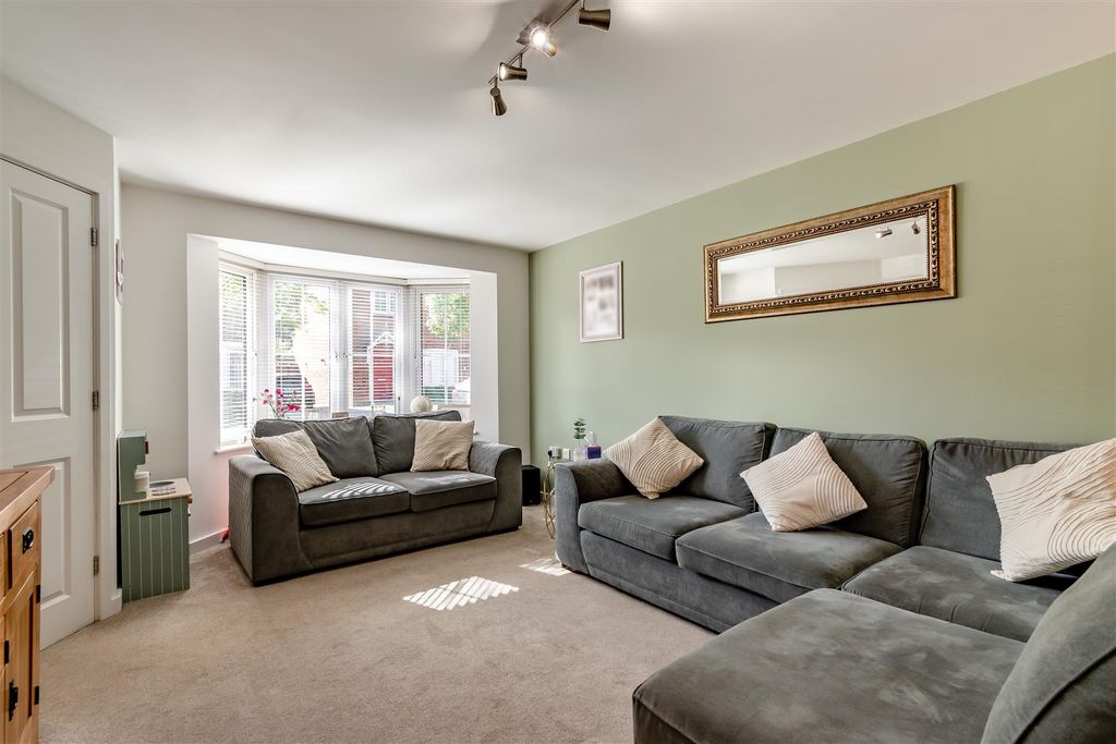 Property photo 2 of 15 8649044-Interior02.Jpg