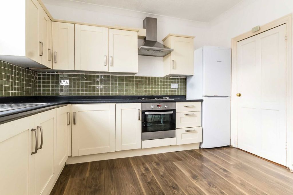 Property photo 2 of 4