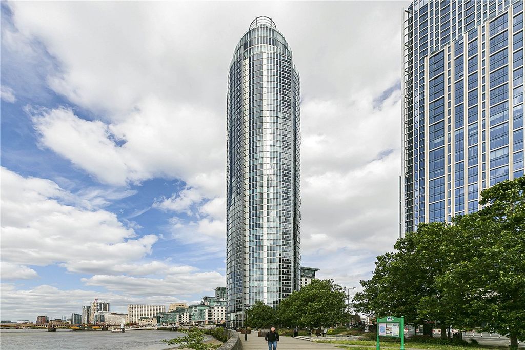 Property photo 2 of 9 Exterior