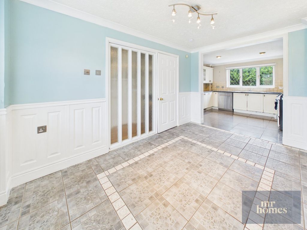 Property photo 3 of 35