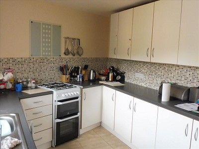 Property photo 3 of 6 Kitchen