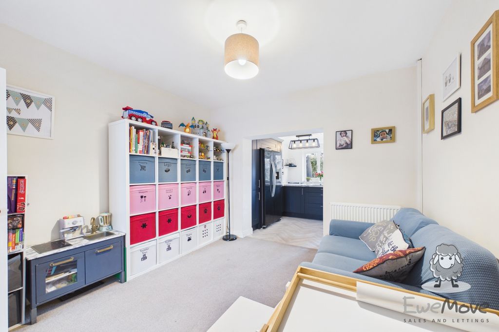 Property photo 3 of 13 7