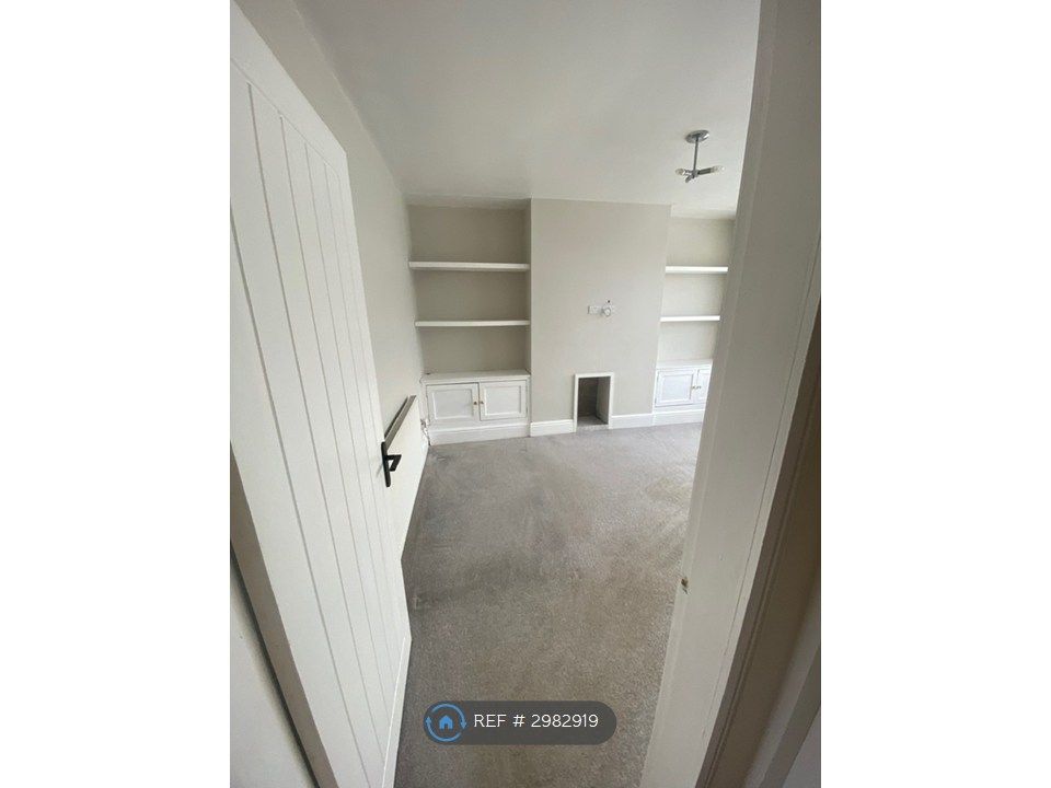 Property photo 3 of 27