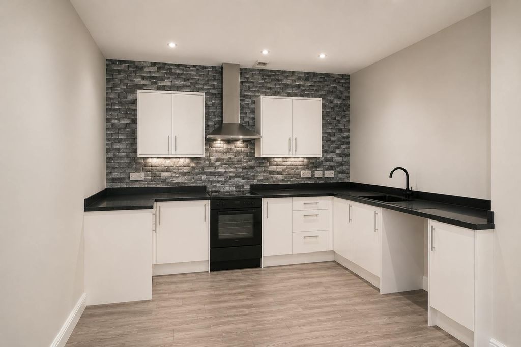 Property photo 3 of 9 Victoria Int.Png