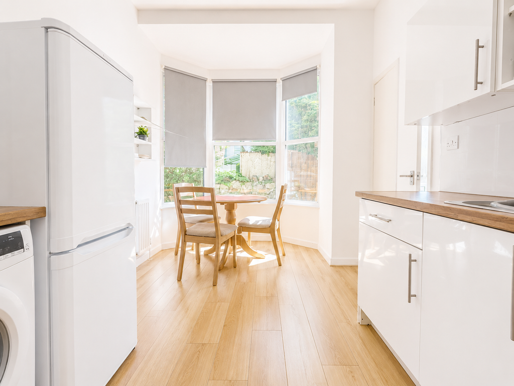 Property photo 2 of 13 87A8A714-D87F-47EE-8403-De36Fa1Bb52D