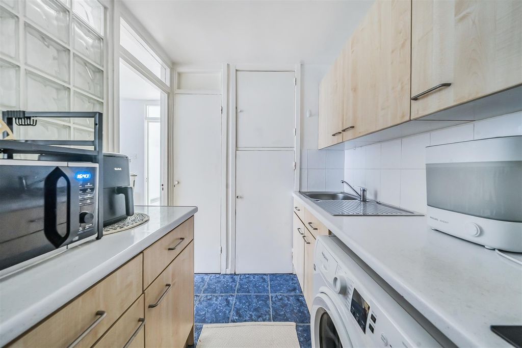 Property photo 3 of 13 1396735-7-69651d7812522.Jpg