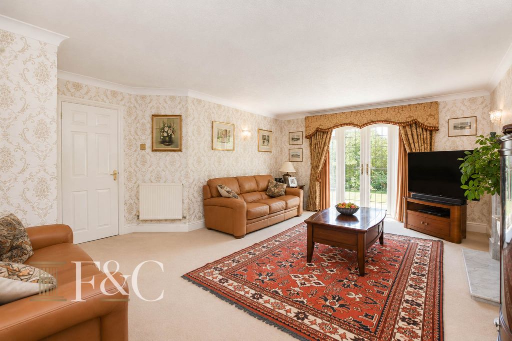 Property photo 3 of 24 03348676-2133-45c3-9E27-82F0845c71E5