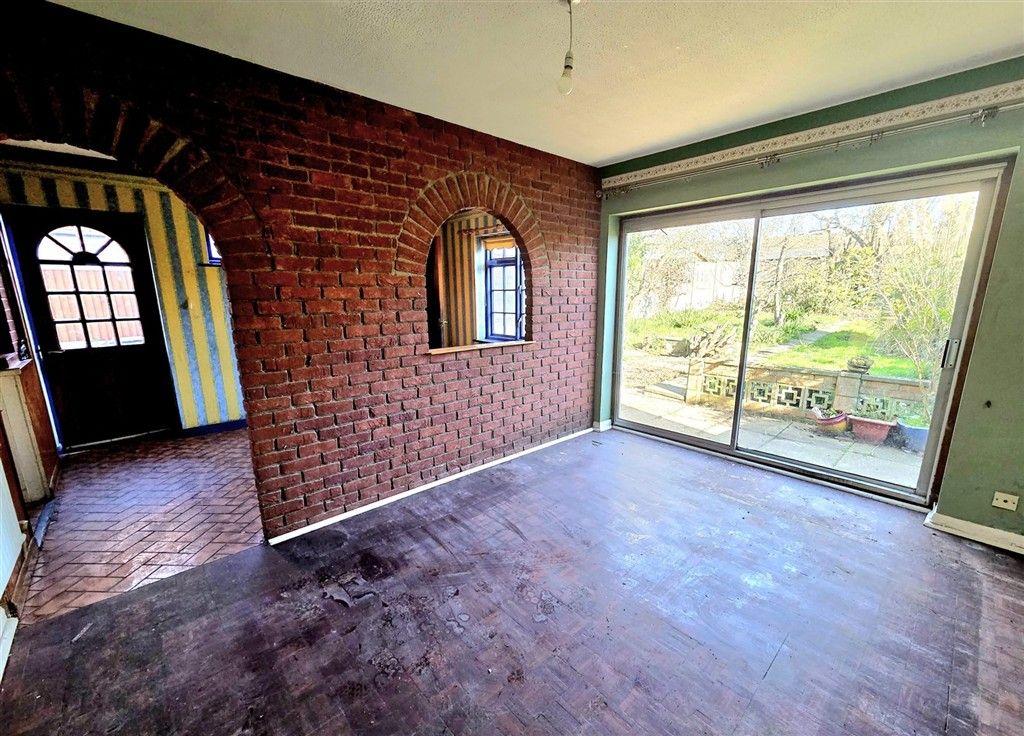 Property photo 2 of 9 Dining Room