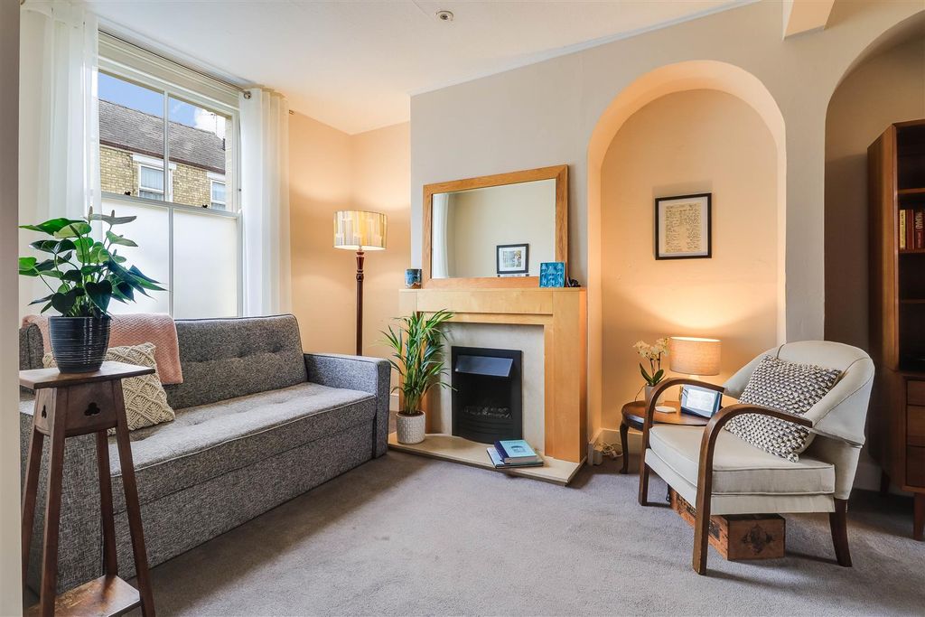 Property photo 2 of 20 Living Room