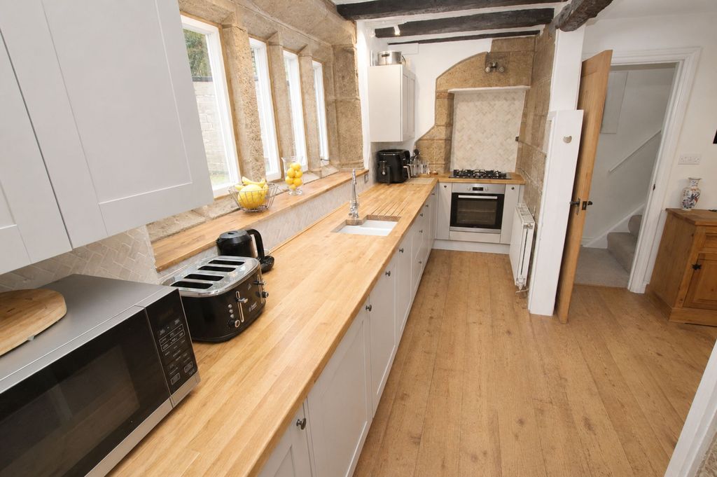 Property photo 3 of 45