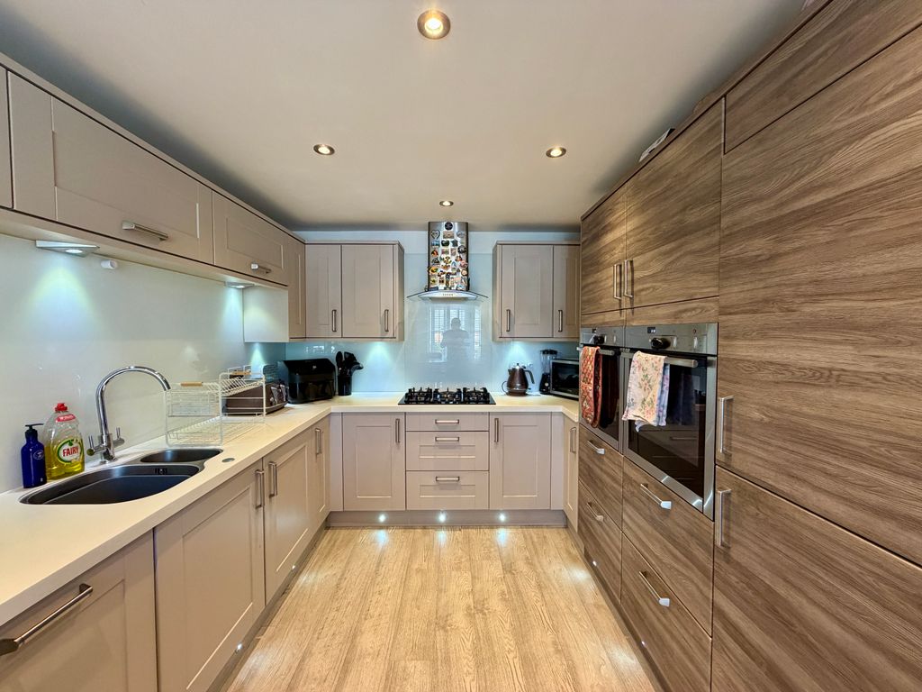 Property photo 2 of 46