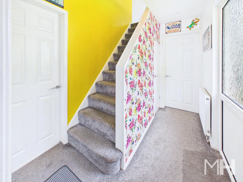 Property photo 3 of 17 Hallway