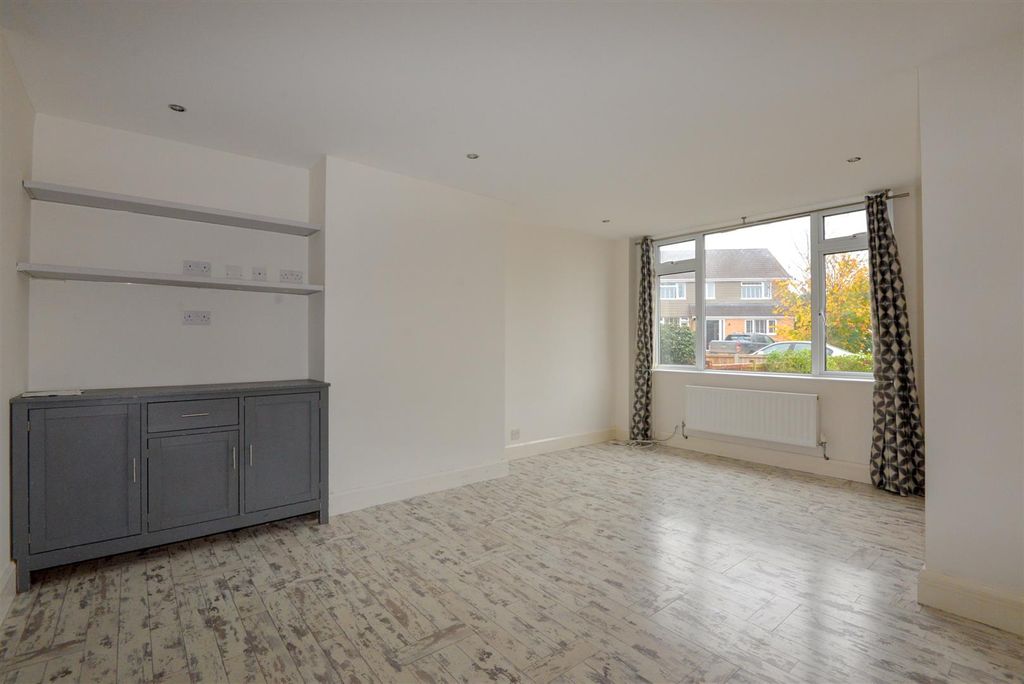 Property photo 2 of 26 Living Room 3.Jpg