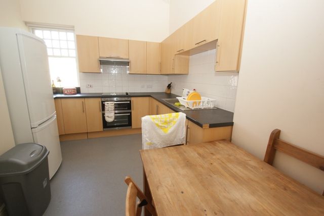 Property photo 2 of 9 Kitchen.Jpg