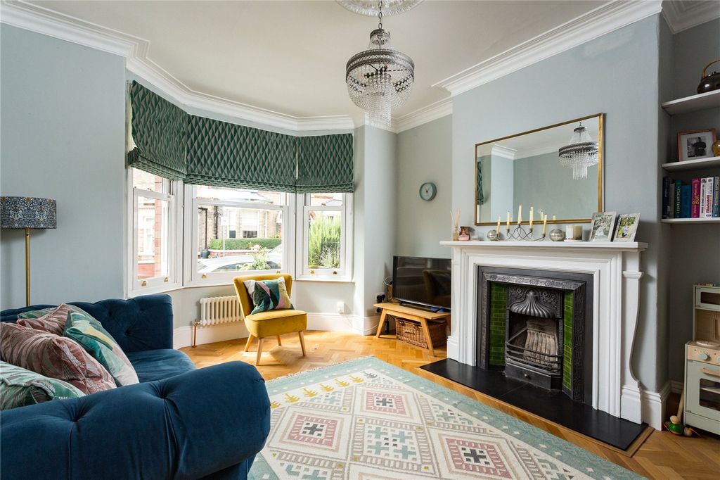 Property photo 2 of 15 Sitting Room