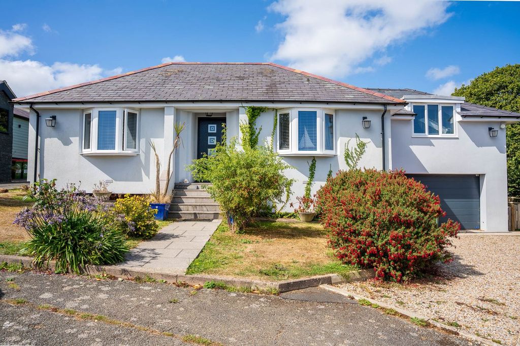 Property photo 1 of 42