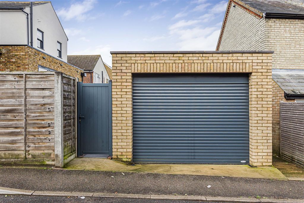 Property photo 2 of 38 55_74176.Jpg