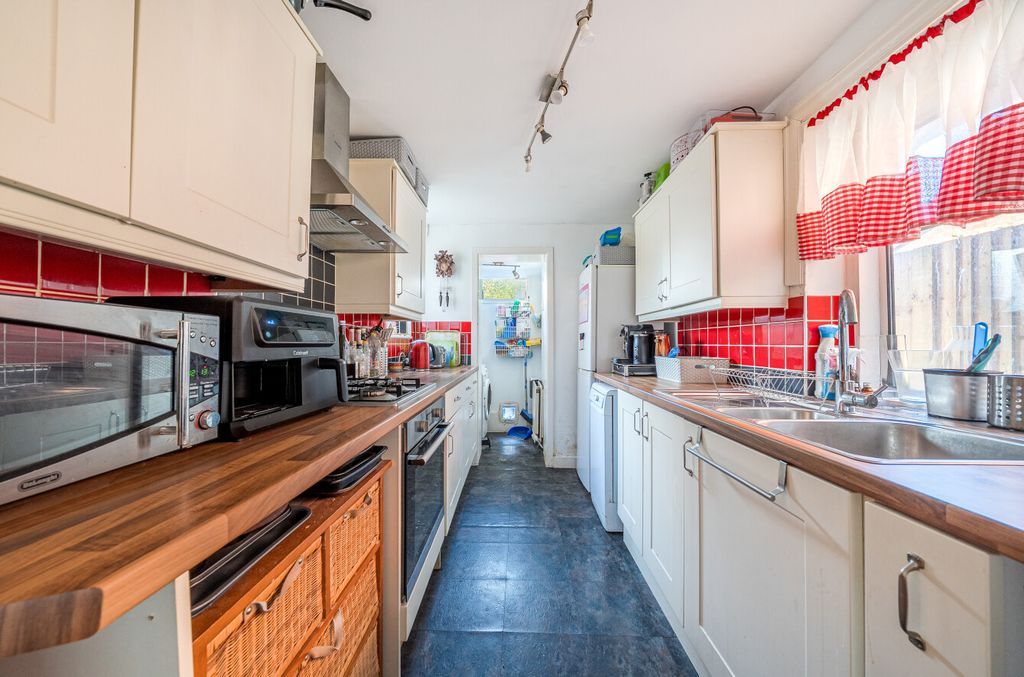 Additional image 6 of 3 bed semi-detached house for saleHaslemere, Surrey GU27