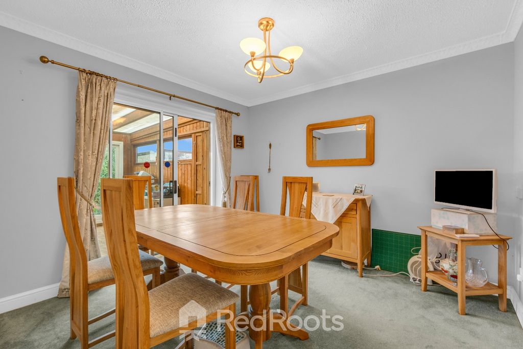 Property photo 2 of 19 4835774