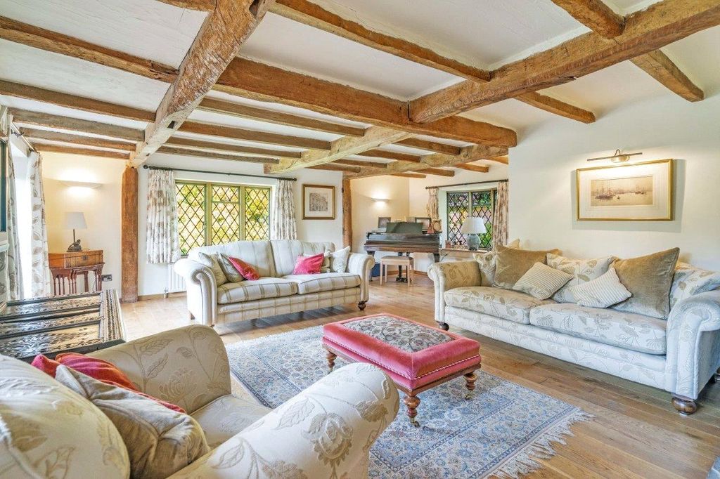 Property photo 3 of 21 Sitting Room