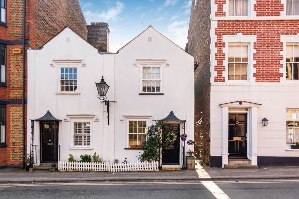 Property photo 1 of 12 Front