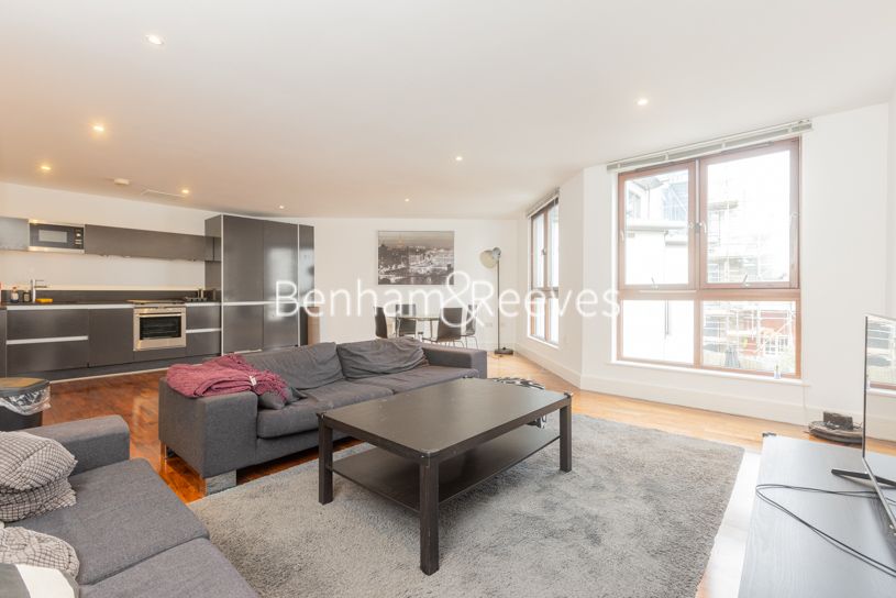 Property photo 3 of 19