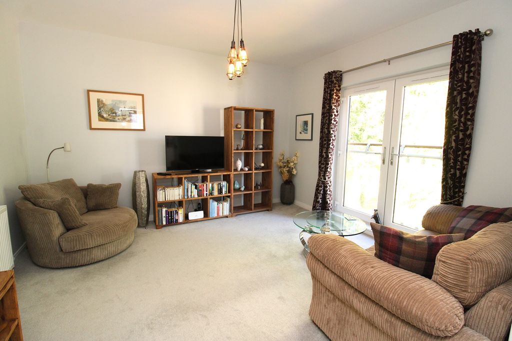 Property photo 2 of 12 Lounge