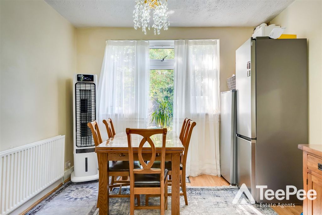 Property photo 3 of 17 A7S09192Hdr.Jpg