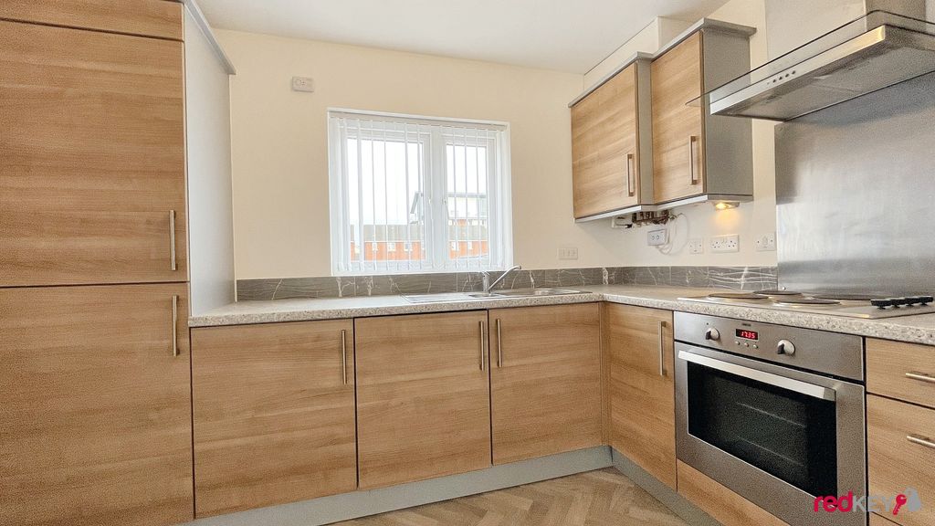 Property photo 2 of 7 Kitchen