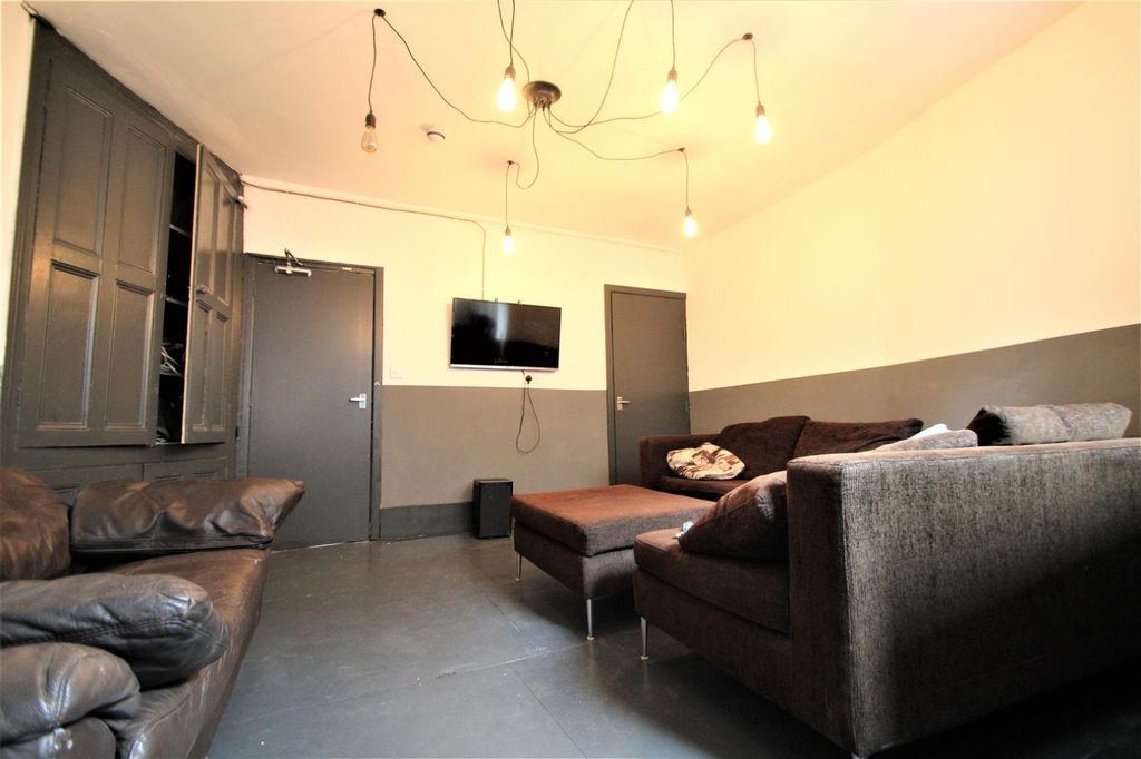 Property photo 1 of 7 Property Photo