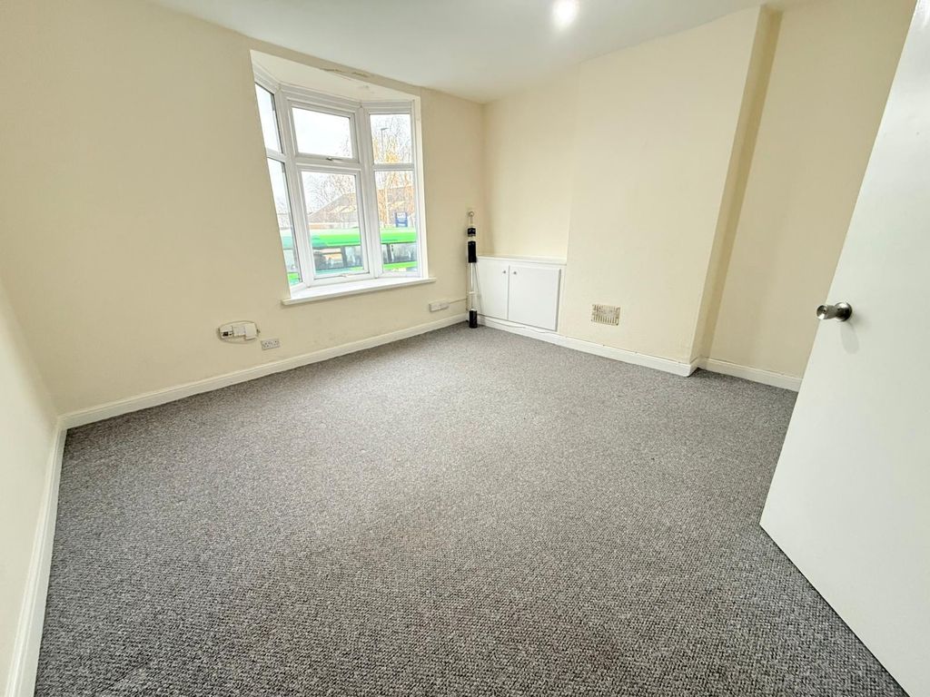 Property photo 2 of 7 Lounge