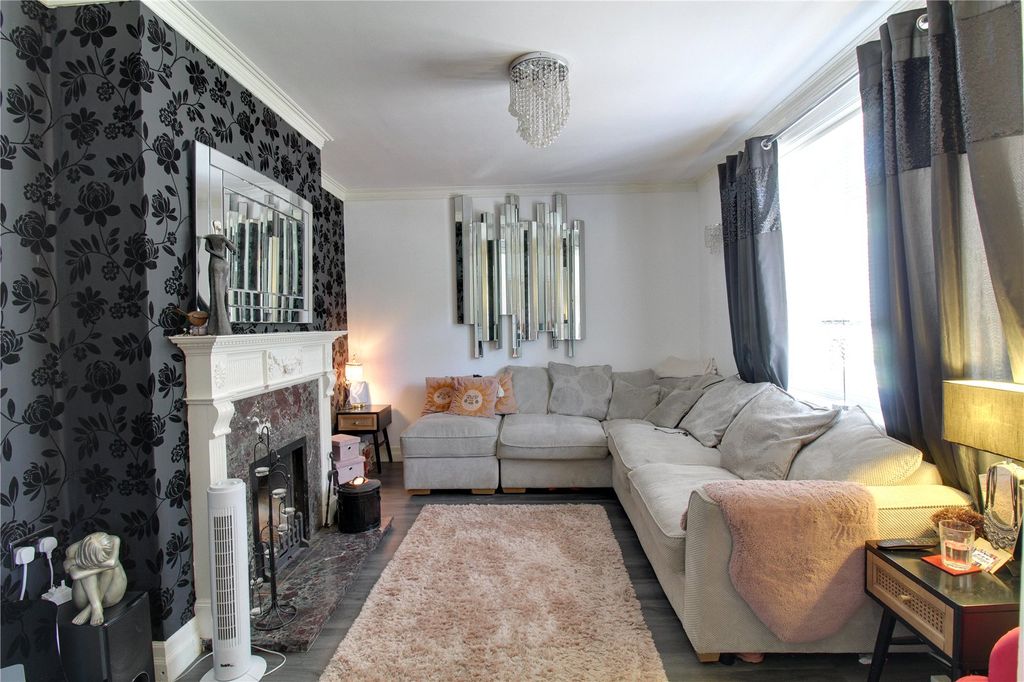 Property photo 2 of 14 Picture No. 07
