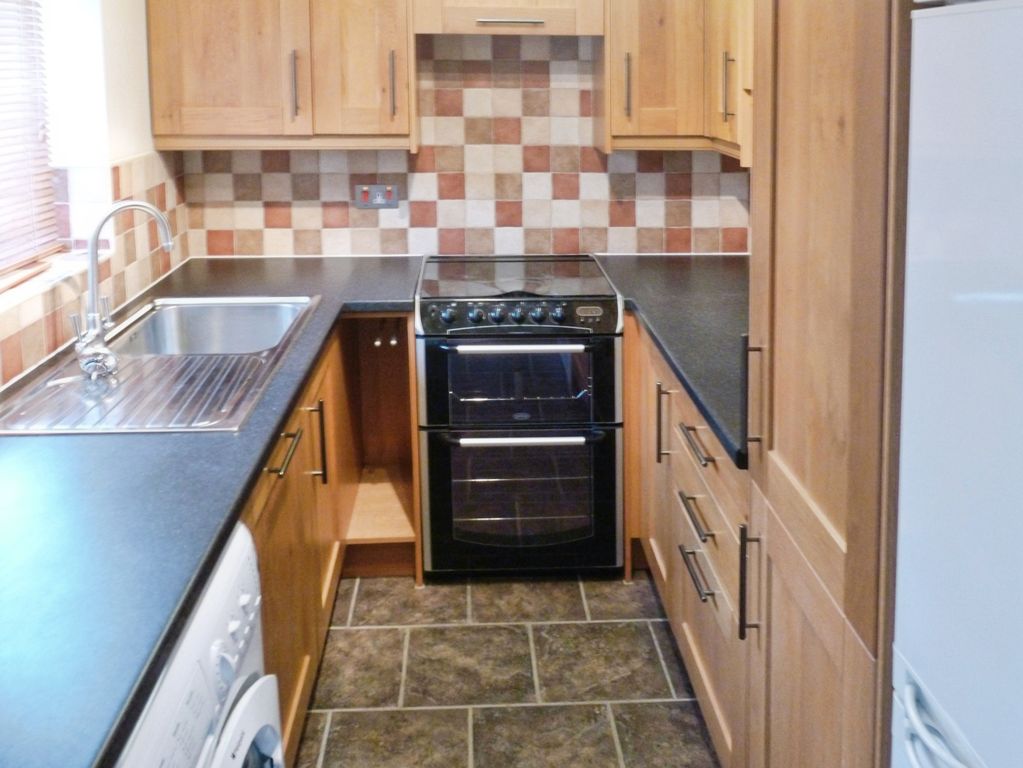 Property photo 2 of 7 Kitchen