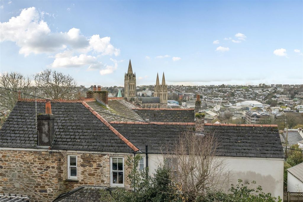 Property photo 2 of 16