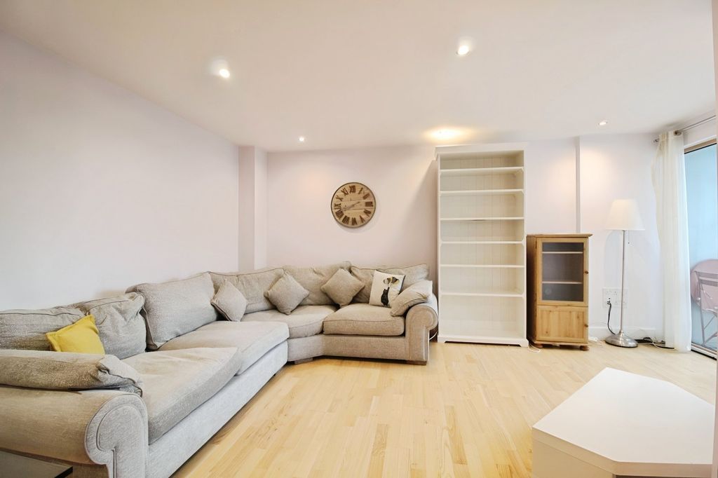 Property photo 3 of 11 Picture No. 23