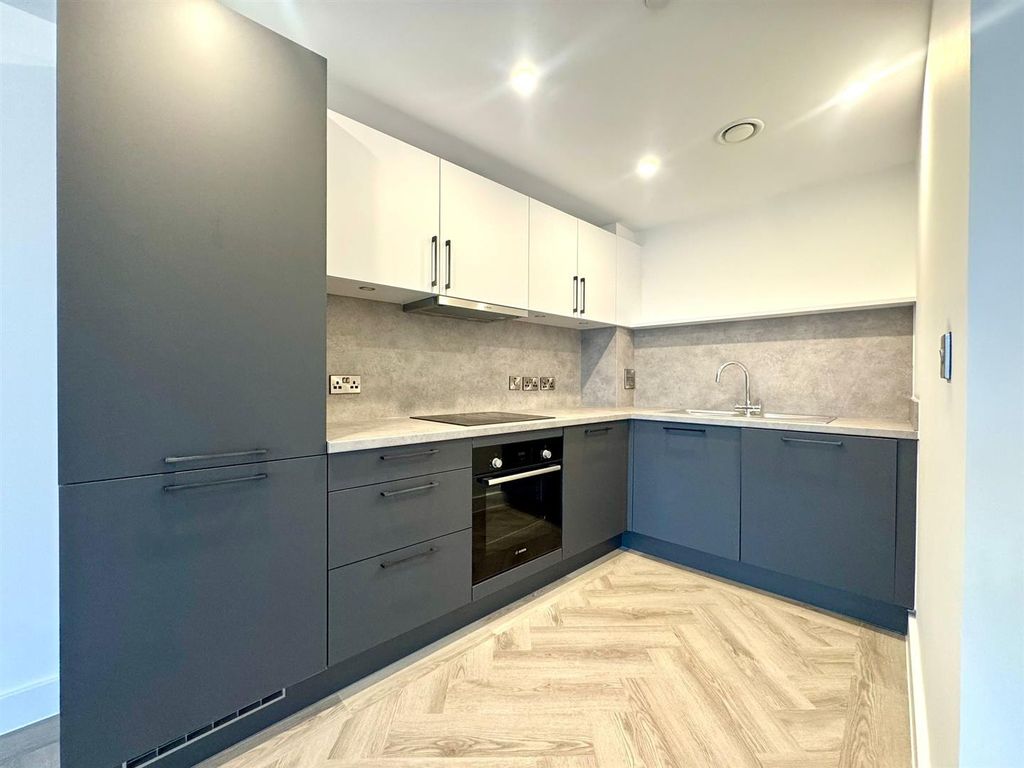 Property photo 3 of 13 Kitchen.Jpeg