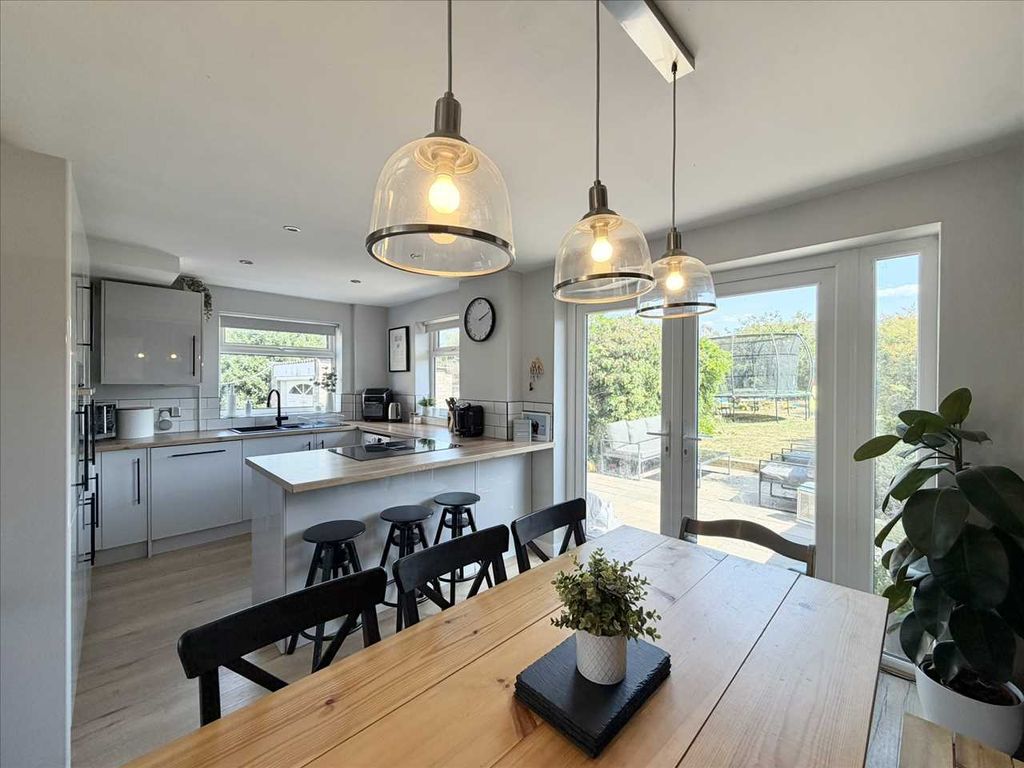 Property photo 2 of 24 Kitchen Diner