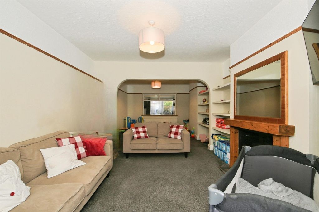 Property photo 3 of 14